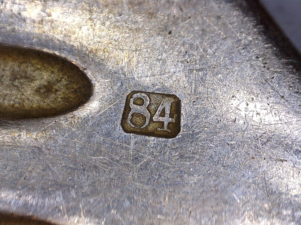 Poinçon numéro 4 de métal argenté de 80 gr à 84 gr